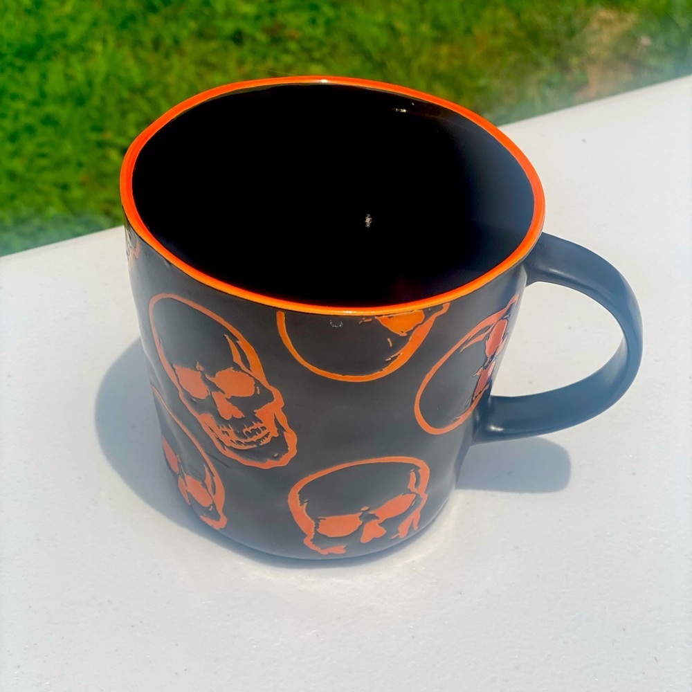 Halloween mug, large mug with skulls